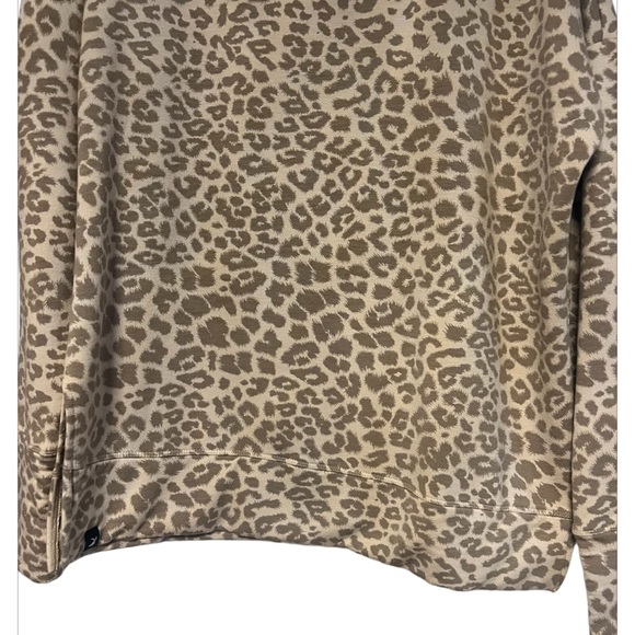 Glyder Lounge Long Sleevee in Oatmilk Leopard size M Soft - Picture 11 of 16